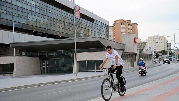 La Junta tendrá en cuenta a los colectivos ciclistas para cerrar el trazado del carril bici de Cádiz