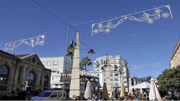 Comienza la instalación del alumbrado de Navidad de Jerez