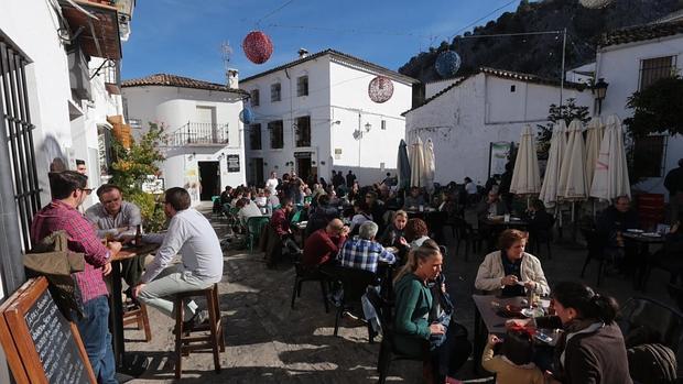 Las casas rurales y los hoteles de la Sierra se llenan para el puente