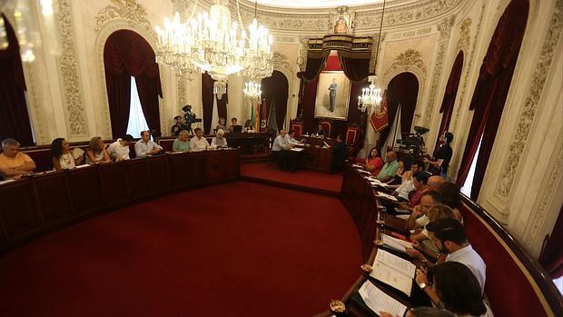 El Pleno del Ayuntamiento de Cádiz parece incapaz de llegar a entendimientos hasta el momento