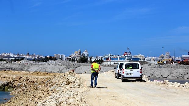 El puerto de Cádiz avanza en el trámite para explotar la nueva terminal