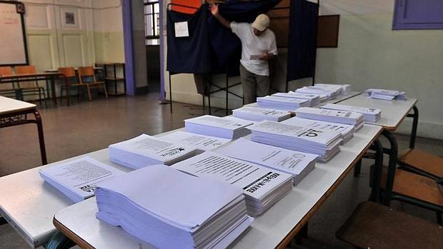 Casi un millón de votantes gaditanos podrán ejercer su derecho al voto este domingo