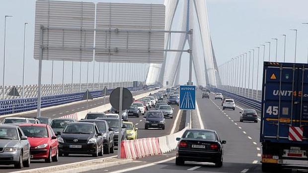 El nuevo puente de Cádiz se cortará esta noche por primera vez