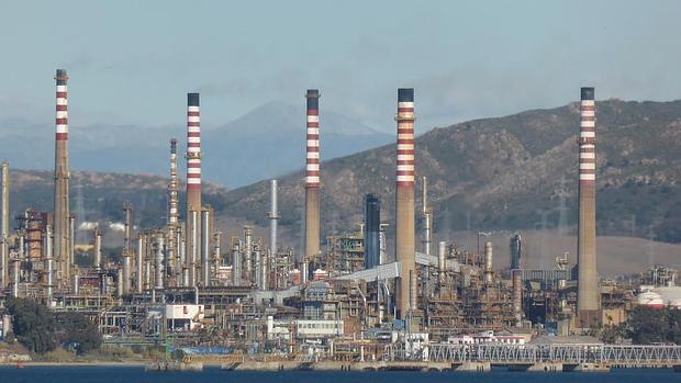 El PSOE pide explicaciones a Margallo sobre una posible refinería de Irán en la Bahía de Algeciras