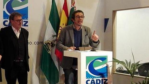 El alcalde vuelve a cantar
