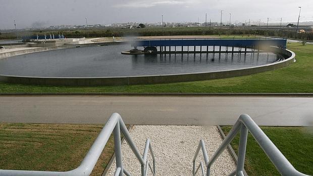 Depuradora de Cádiz situada en el parque Natural Bahía de Cádiz