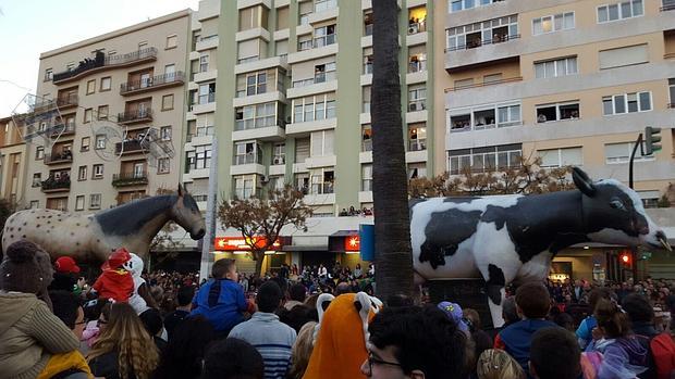 La ONCE reparte 200.000 euros al paso de la cabalgata del Carnaval de Cádiz