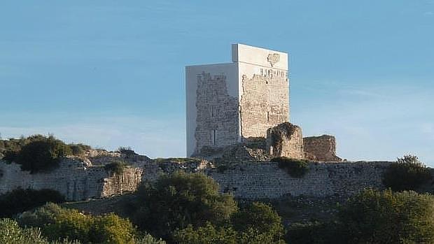 El alcalde de Villamartín defiende la restauración del castillo de Matrera tras la polémica