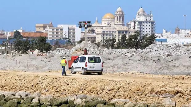 Vistas de Cádiz desde la terminal de contenedores