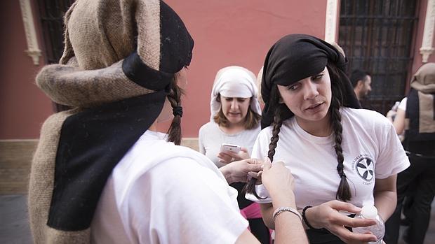 Costaleras de las Angustias de Morón, durante un ensayo