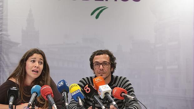 Laura Mingorance, junto al alcalde de Cádiz, en una imagen de archivo