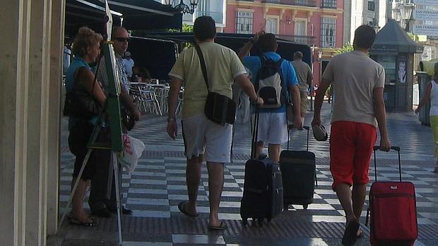 Cierran la llegada de 2.350 turistas hasta noviembre