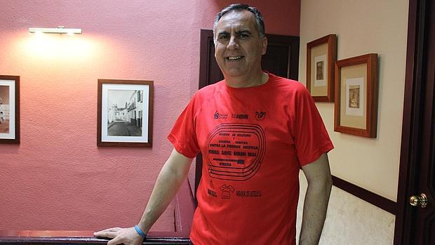 Juan Garrido es el «speaker» de numerosas reuniones de atletismo