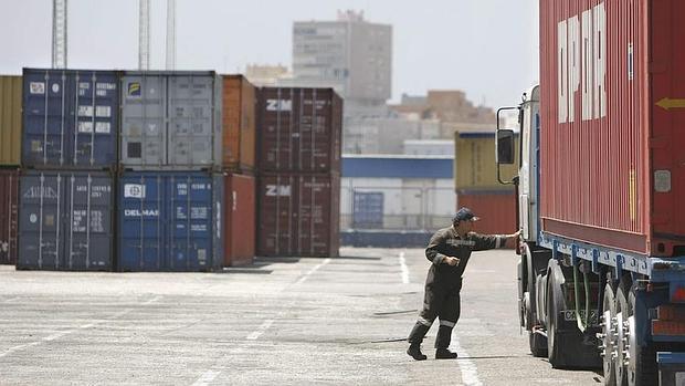 El tráfico portuario en la Bahía de Cádiz crece un 23,7 por ciento en el primer cuatrimestre