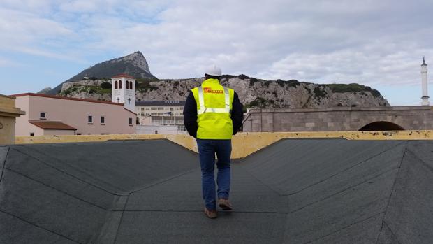La impermeabilización de cubiertas en Gibraltar que hizo Soeco fue reconocida por el sector