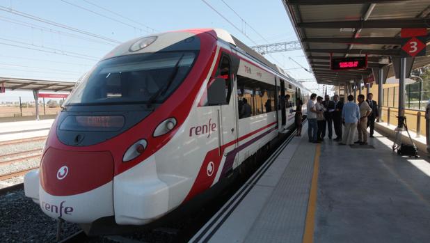 Renfe refuerza con 80.000 plazas el servicio de Cercanías por la Gran Regata