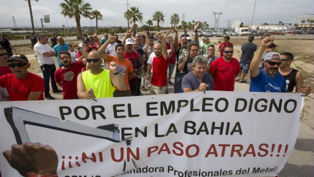 Empleados del metal de Cádiz denuncian turnos de 12 horas en nuevos contratos navales