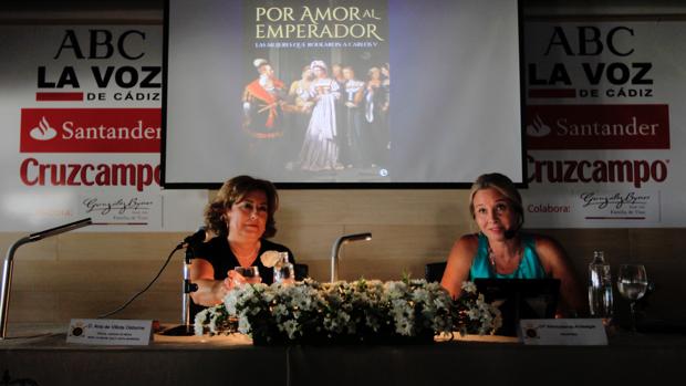 Almudena de Arteaga presenta su libro en el Aula de Cultura de Vistahermosa