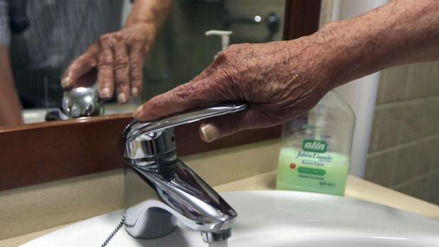 Más de 50.000 euros para pagar facturas de agua y luz en Chiclana