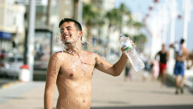 Los termómetros pueden superar los 40 grados en Cádiz