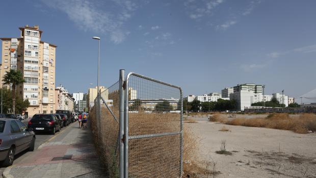 Una vez descartada la construcción del nuevo hospital en los antiguos terrenos de CASA, Zona Franca cederá estos terrenos para aparcamiento.