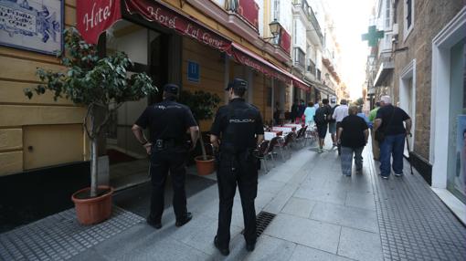 Ocho detenidos por la pelea en la presentación del libro de Primo de Rivera