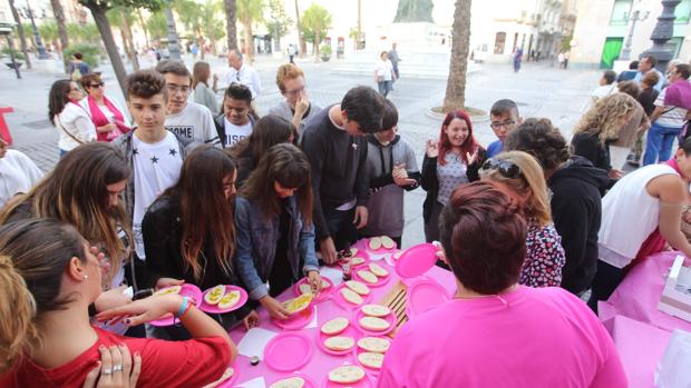 Cádiz celebra el Día contra el cáncer de mama