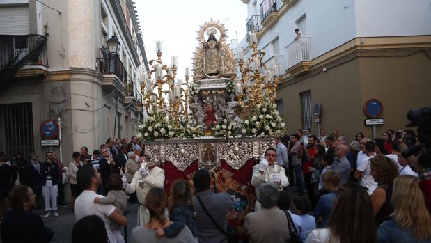 La Viña rinde honores a su Señora