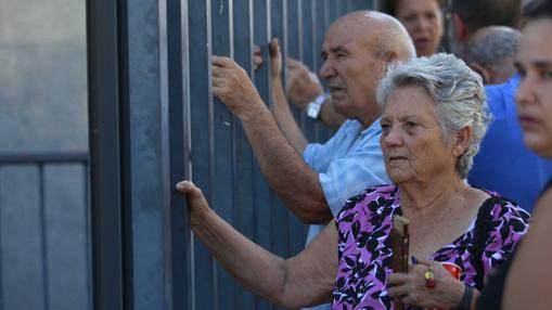 Algunos de los parcelistas, en los juzgados de Coria