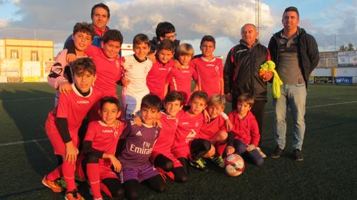 Macario, el entrenador de fútbol más longevo: «No se puede enseñar a un niño a engañar»