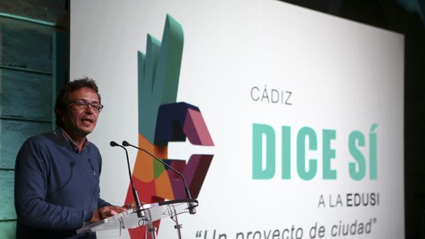 Romaní califica de «disparate» y «gala televisiva con ágape» la presentación de la Edusi