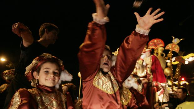 La Cabalgata de Reyes Magos repartirá 4,5 toneladas de caramelos aptos para celíacos en Cádiz