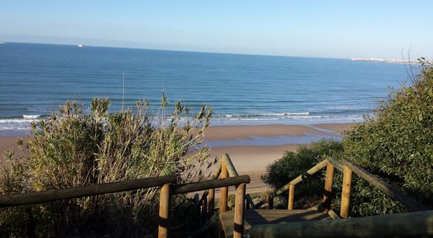 El Gobierno licita las obras del sendero peatonal entre las playas de Fuentebravía y Las Redes