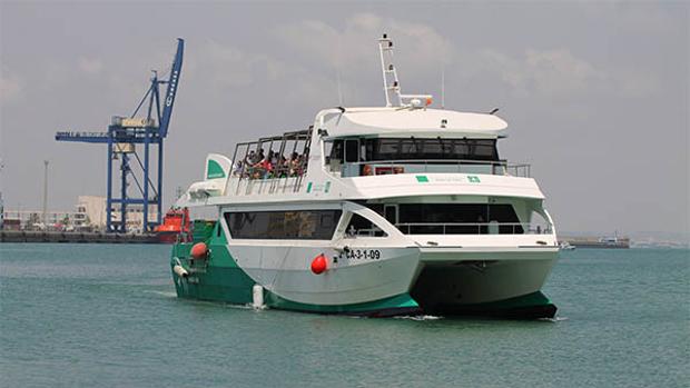 Suspendido el catamarán entre Cádiz, Rota y El Puerto por fuerte viento