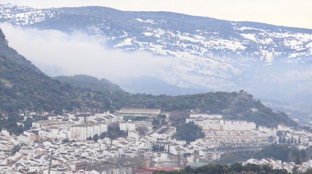 Sólo permanece cortada por la nieve la carretera que une Grazalema con Zahara