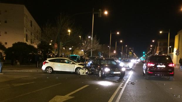 Aparatoso accidente en la Avenida Juan Carlos I