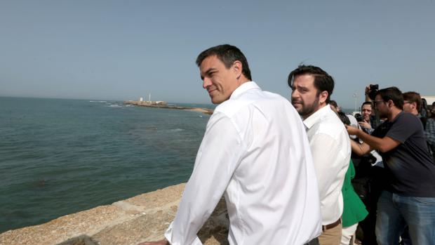 Pedro Sánchez y Fran González, en Cádiz