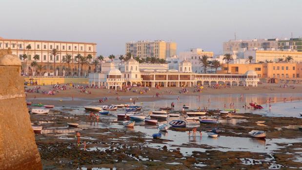 La Caleta descubre los tesoros escondidos en sus aguas