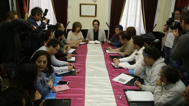 Los colectivos han mantenido una reunón este miércoles con el alcalde en el Ayuntamiento.