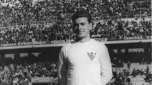 Fallece Ángel Oliveros, mítico jugador del Sevilla de los años 60