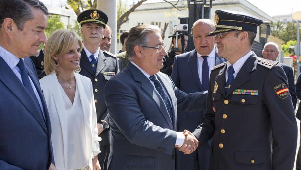 Zoido preside la toma de posesión del nuevo jefe de la Comisaría Local de la Policía Nacional en Jerez