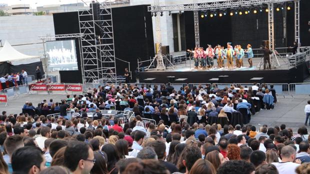El Carnaval de Cádiz triunfa en Sevilla ante 4.000 personas