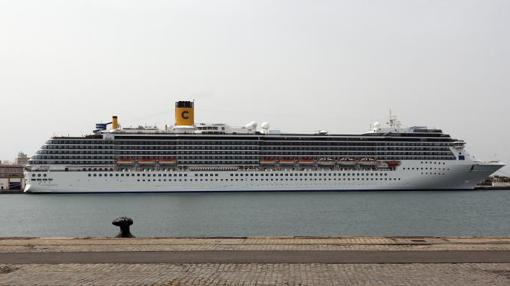 Un crucero atracado en Cádiz el 24 de abril