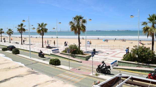 El paseo marítimo de Valdelagrana, muy tranquilo en la mañana del sábado