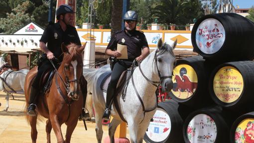 Cómo evitar el timo del tocomocho, la estampita y el «cambio mágico» en la Feria de Jerez