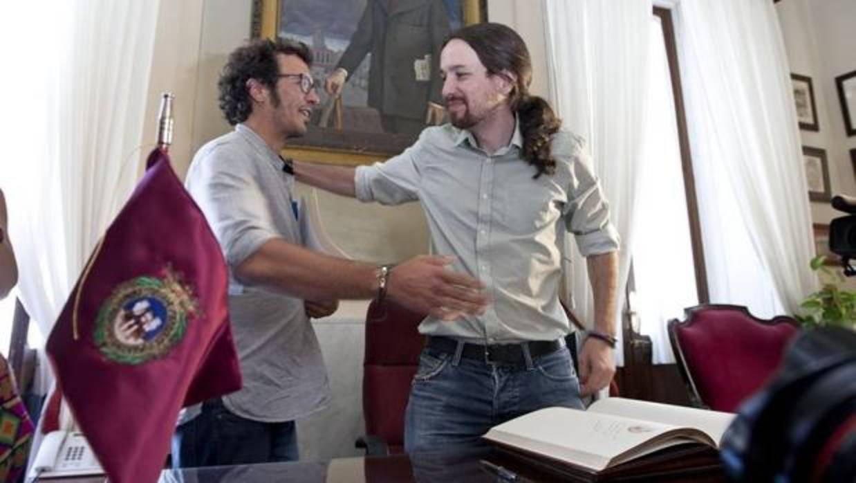 José María González 'Kichi' junto a Pablo Iglesias, en Cádiz.