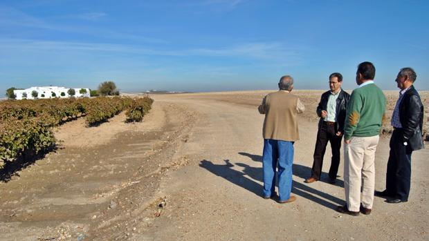 Junta y Diputación acuerdan invertir 13 millones de euros en caminos rurales