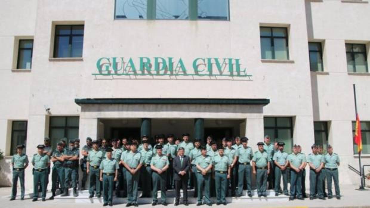 El director general de la Guardia Civil preside en la Comandancia de Cádiz el minuto de silencio en memoria de los asesinados en los atentados de Londres