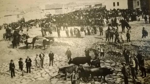 Fotografía de época de la feria del ganando