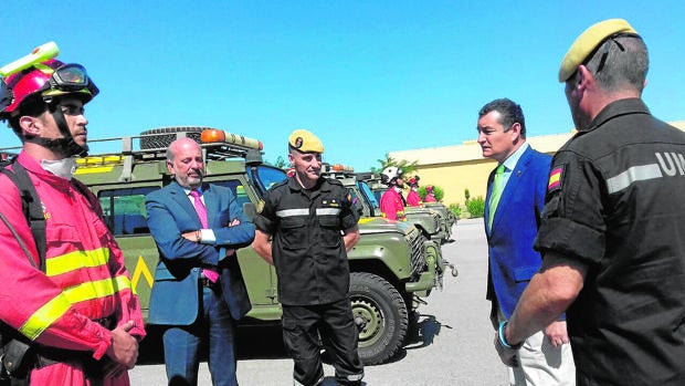 El delegado del Gobierno en Andalucía, Antonio Sanz, durante la presentación de los medios de la UME